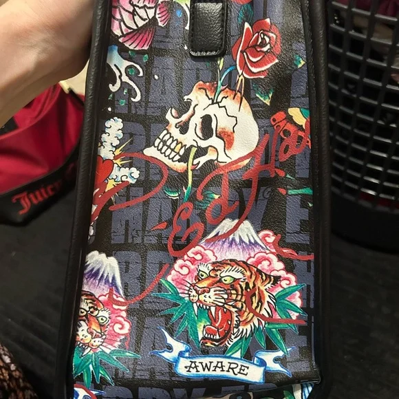 Ed Hardy Skull and Heart Shoulder Bag in Tan and Black - Picture 4 of 5